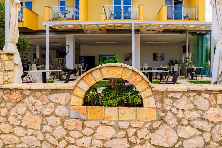 Hotel Orange Dhërmi 外观 照片